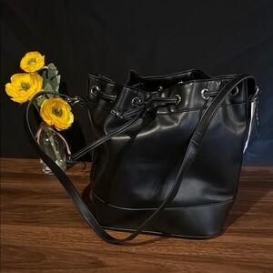 Piombo Elegant Black Bucket Bag‎